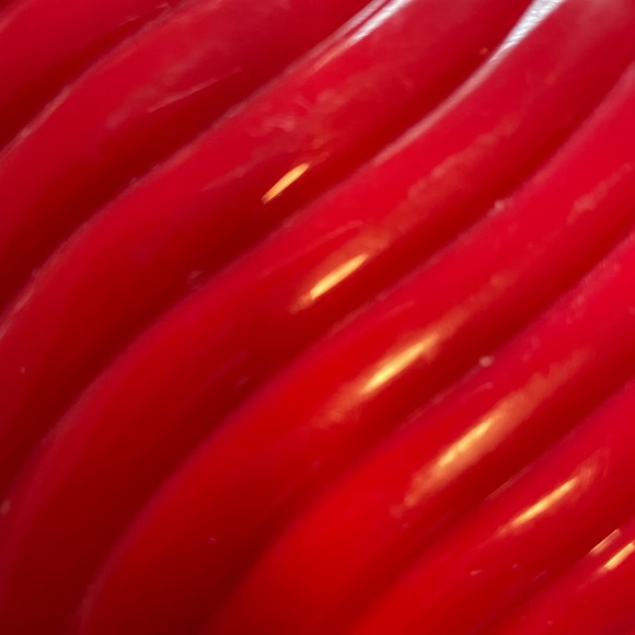 EUC Bright Red Double Mirror Compact w/both Regular and Magnified mirrors inside - Picture 10 of 12